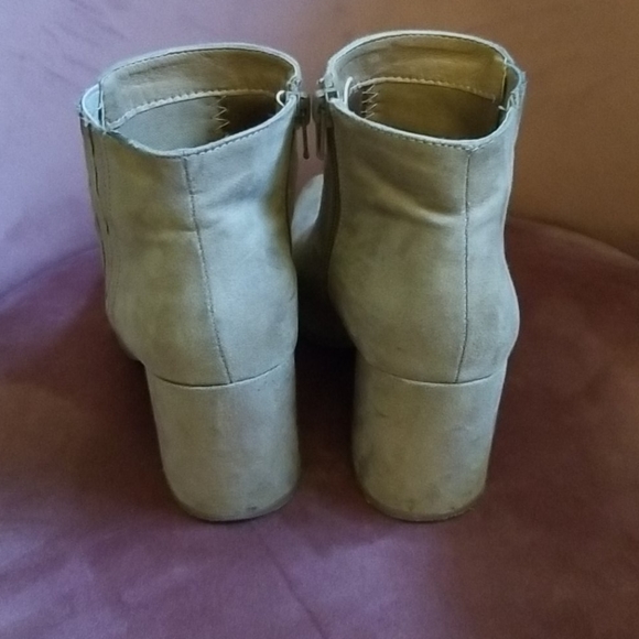Beige booties - Picture 2 of 3